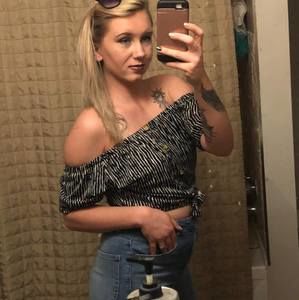 Meet your Posher, Alexis